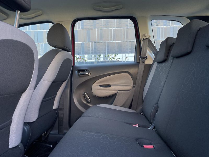 Citroën C3 Picasso (2010) 1.4i VTI 70 kW - ČR - fotka 14 z 22