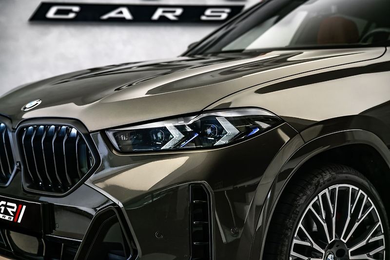 BMW X6 xDrive 40d M-sport Pro - fotka 9 z 28
