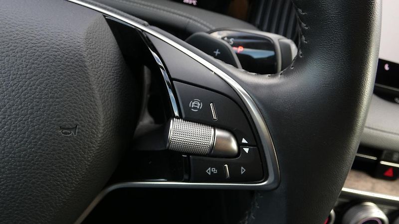 Škoda Superb 2.0 TDI 110kW L&K Combi DSG - fotka 13 z 30