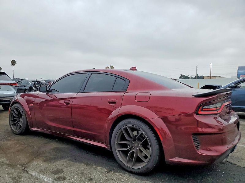 Dodge Charger (2021) Auto na cestě - fotka 2 z 12