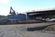 Uzavírka silnice z Kaplice-nádraží na Český Krumlov na konci října 2023. Staví se tam mimoúrovňová křižovatka na D3, krajští silničáři zároveň rozšiřují zúžené místo na II/157.