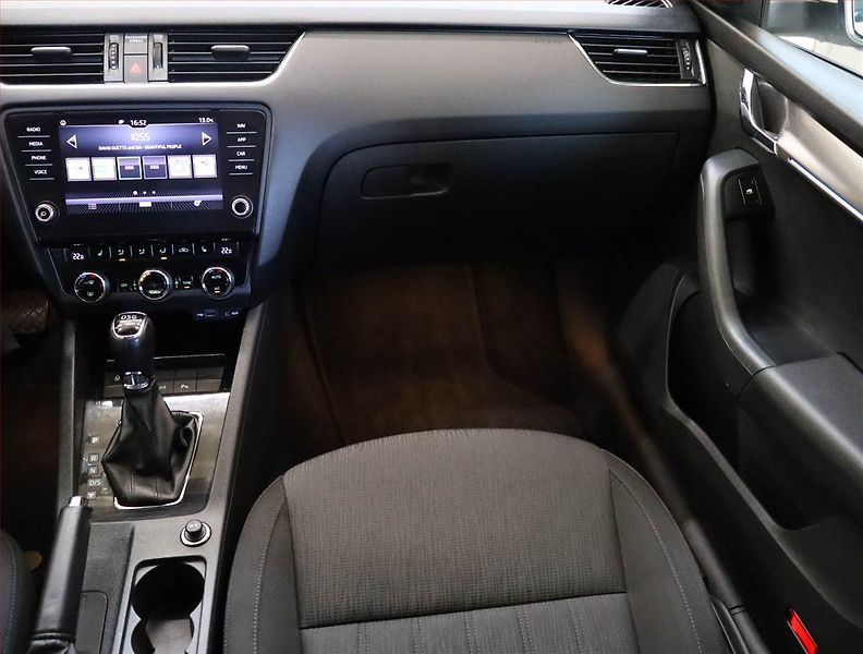 Škoda Octavia (2017) 2.0 TDI, Automat, Navi - fotka 8 z 22