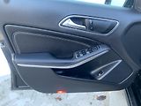 Mercedes-Benz GLA (2019) 220d 4 Matic, ser.knížka - náhled 18