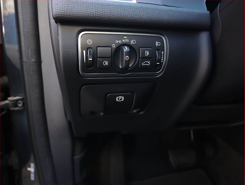 Volvo XC60 (2017) D3, Automat, Serv.kniha, Kůže - fotka 21 z 21