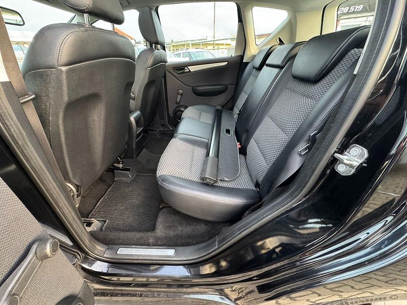 Mercedes-Benz Třídy A (2010) 180 1,7 85 KW TAŽNÉ KOLA - fotka 25 z 38