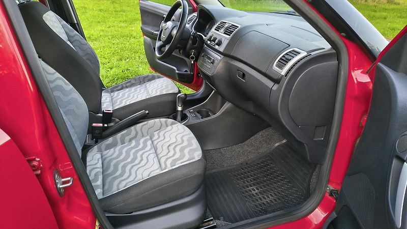 Škoda Fabia (2009) 1.2 HTP LPG - fotka 15 z 21