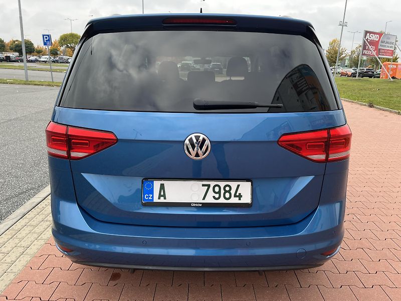 Volkswagen Touran 1.6 TDi 85 kW Full Led 7 Míst - fotka 4 z 36