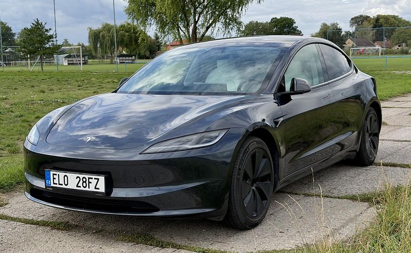 Tesla Model 3 (2024) Highland  - fotografie inzerátu