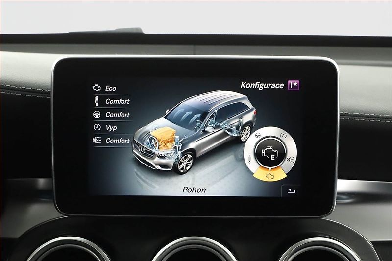 Mercedes-Benz GLC (2017) Avantgarde 250 d 4MATIC - fotka 14 z 21