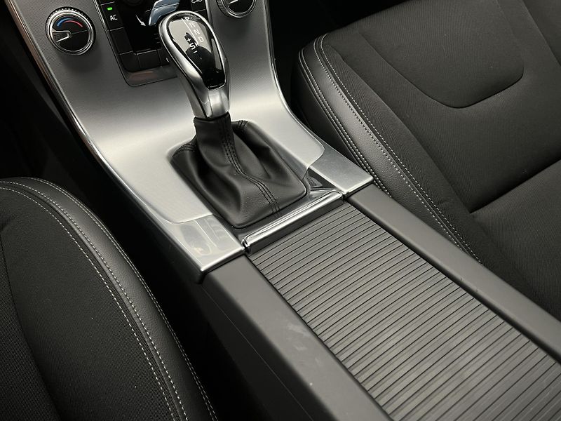 Volvo V60 CC D4 KINETIC AUT CZ - fotka 21 z 35
