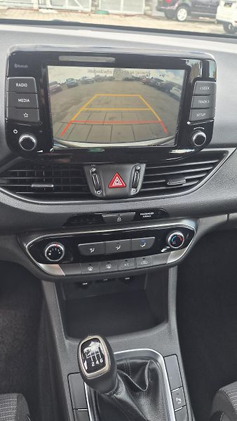 Hyundai i30 1.6CRDi 1.maj CZ záruka DPH - fotka 14 z 21