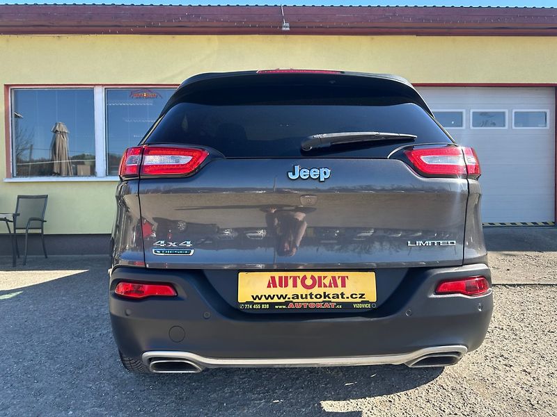 Jeep Cherokee 2.2 CRD 4x4/147kW/Automat/1MAJ - fotka 4 z 37