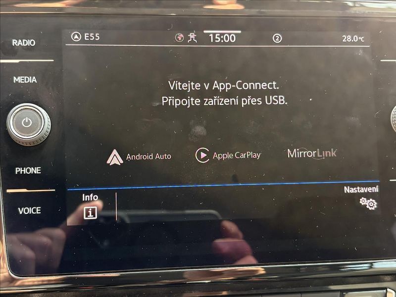 Volkswagen Passat 2,0 TDi140kW,Matrix,ACC,Kamera - fotka 22 z 45