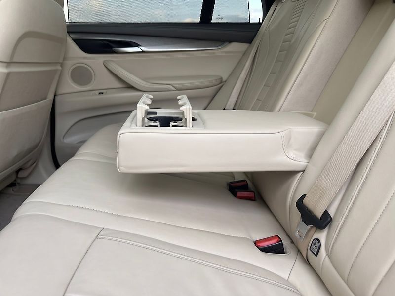BMW X5 30d xDrive-2019 ALU - fotka 17 z 36
