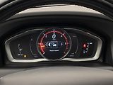 Volvo XC60 D5 AWD R-DESIGN AUT REZERVACE - náhled 38