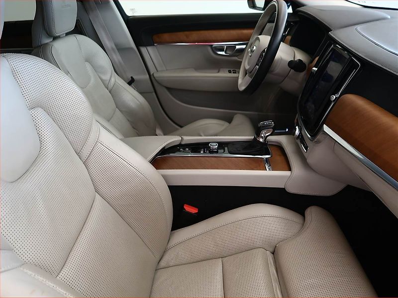 Volvo S90 (2018) D5 AWD, 4X4, Automat - fotka 9 z 21