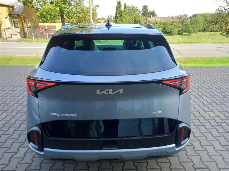 Kia Sportage 1,6 T-GDi 7DCT GT-LINE (2027) - fotka 3 z 5