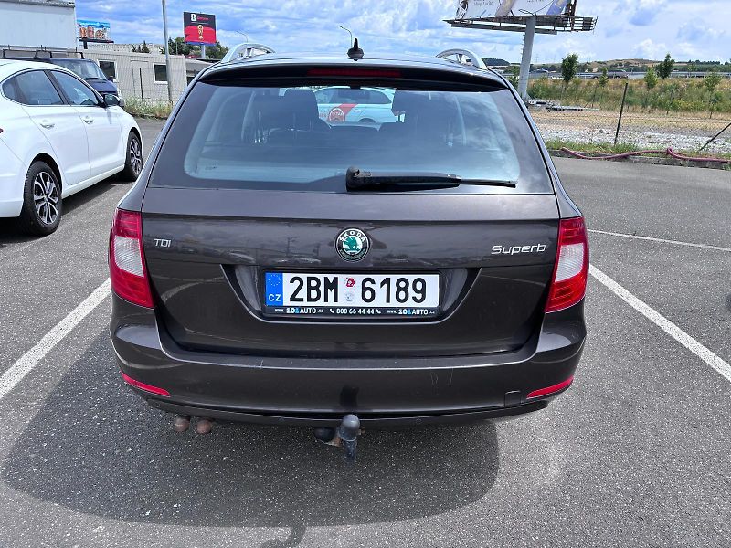 Škoda Superb (2010) - fotka 2 z 9