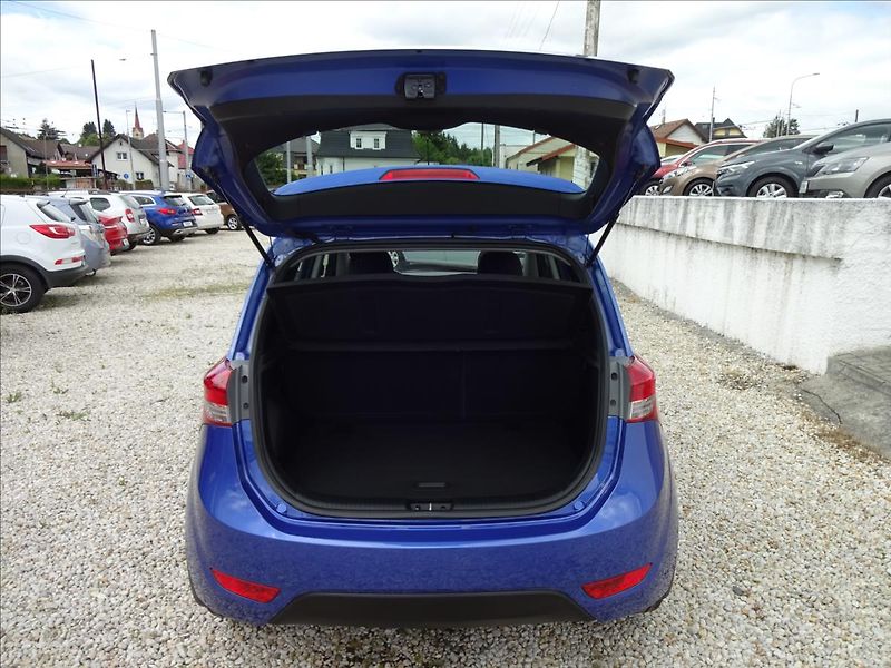 Hyundai ix20 1,6 i 91kW 56 000km - fotka 23 z 48