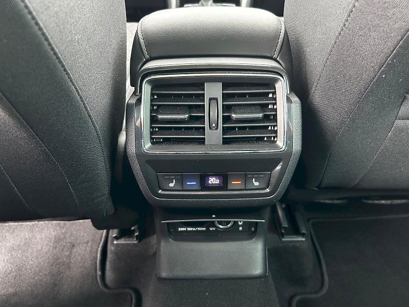 Škoda Karoq (2025) 1.5 TSI 110kW DSG Top Selectio - fotka 28 z 35