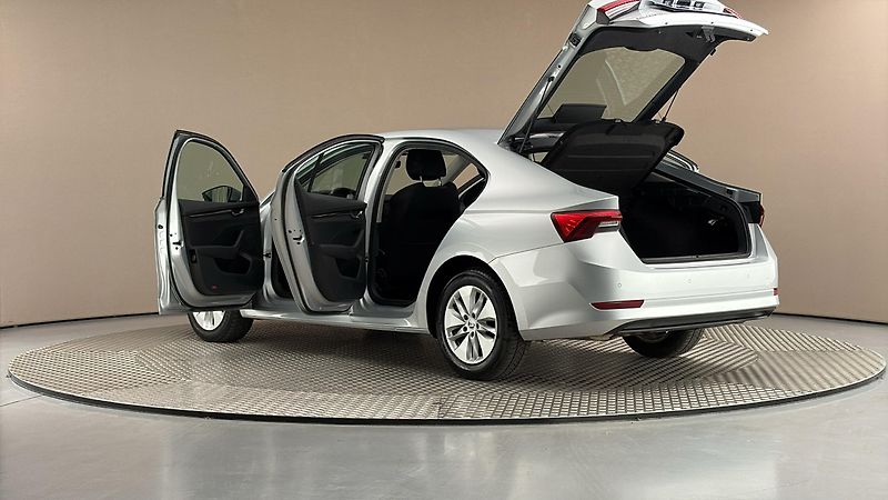 Škoda Octavia 2.0 TDI DSG Ambition - fotka 7 z 24