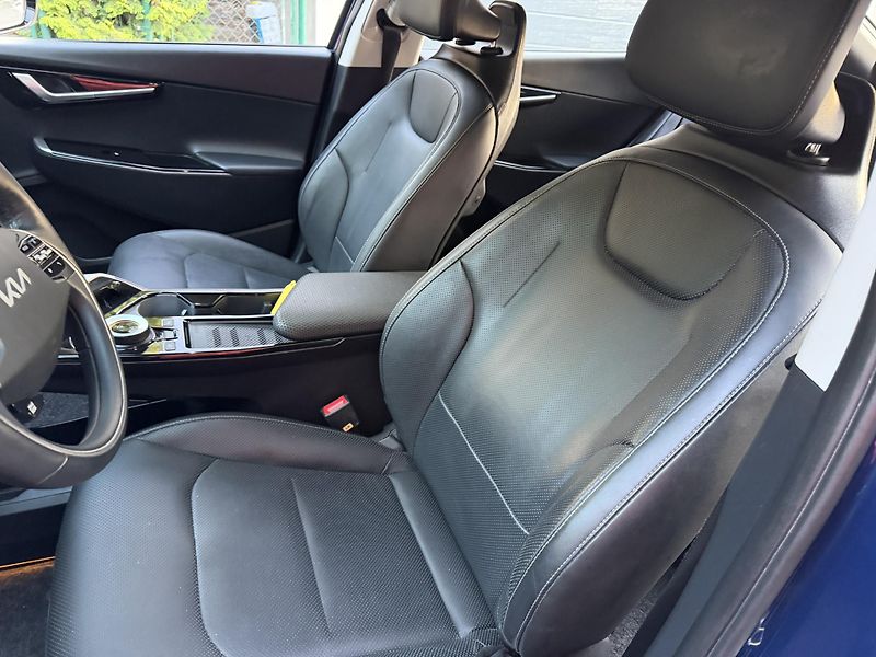 Kia EV6 (2023) PREMIUM-PLUS-AWD-SOH 96%-TOP - fotka 10 z 32