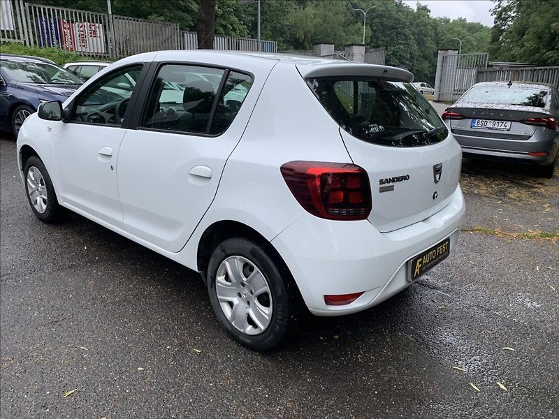 Dacia Sandero 1,0 SCe ČR,KLIMATIZACE - fotka 8 z 17