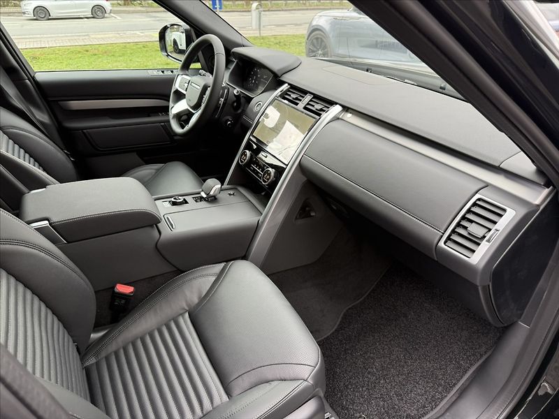 Land Rover Discovery (2026) 3,0 DYNAMIC SE D250 - fotka 25 z 33