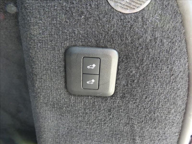Land Rover Range Rover Sport 3,0 SDV6 Dyn-HSE,1.Maj,ČR,DPH - fotka 37 z 42