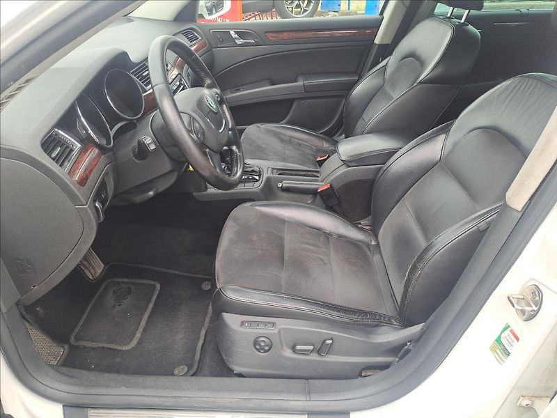 Škoda Superb 2,0 TDI DSG KOUPENO CZ - fotka 5 z 16