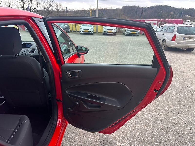 Ford Fiesta 1.0i 1Maj/Klima/Ser.Knih - fotka 18 z 25