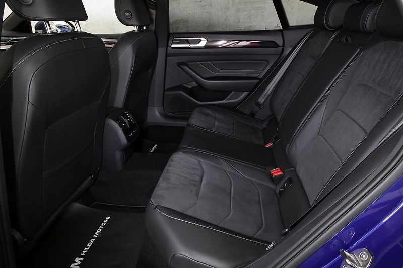 Volkswagen Arteon 2.0TDI 147kW 4x4 R-Line IQ Web - fotka 12 z 38