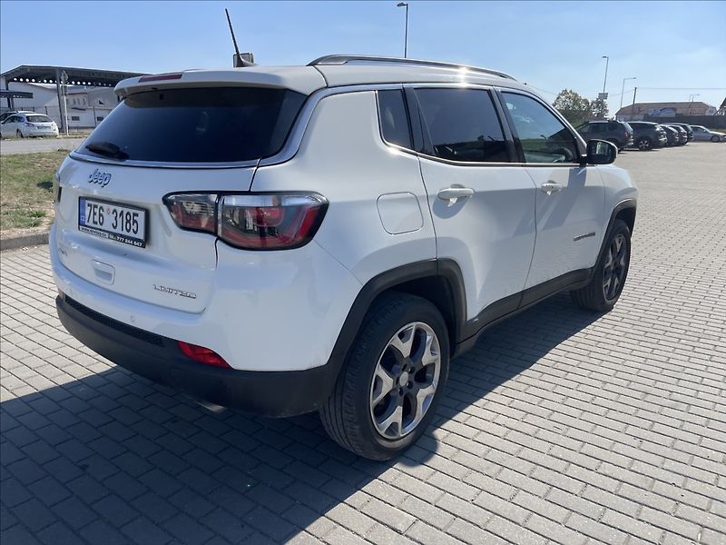 Jeep Compass 1,4 T 125kw AT9 4x4 Limited - fotka 4 z 32