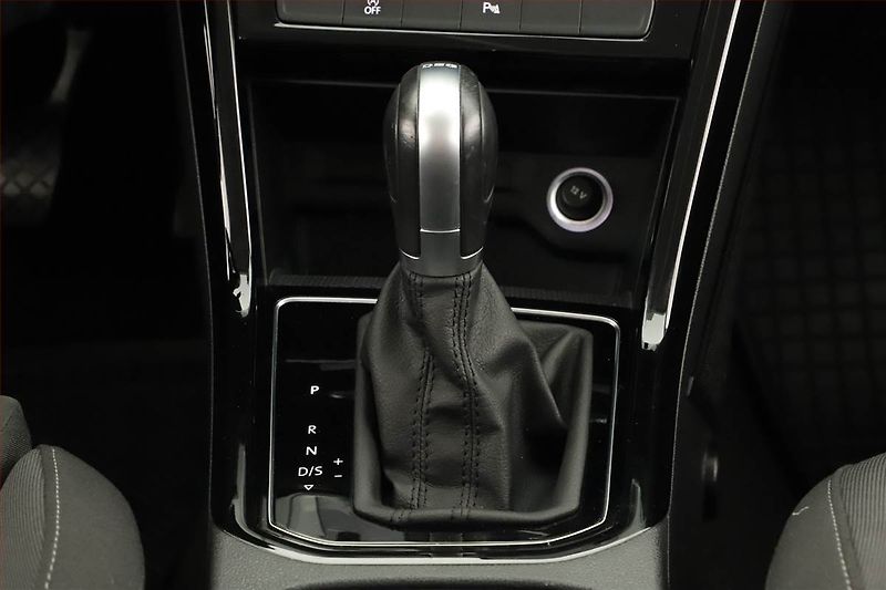 Volkswagen Touran (2019) 1.5 TSI - fotka 10 z 15