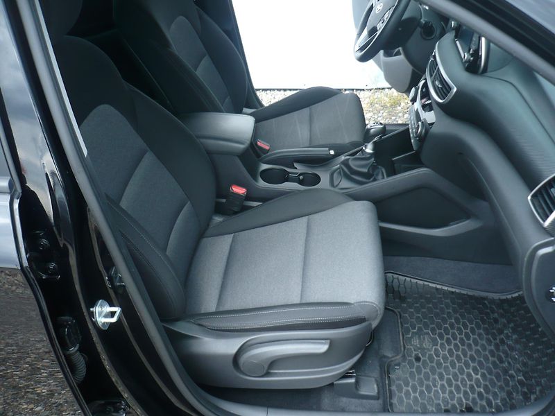 Hyundai Tucson 1.6T-GDI 130Kw 4x4 ČR Kamera - fotka 15 z 33