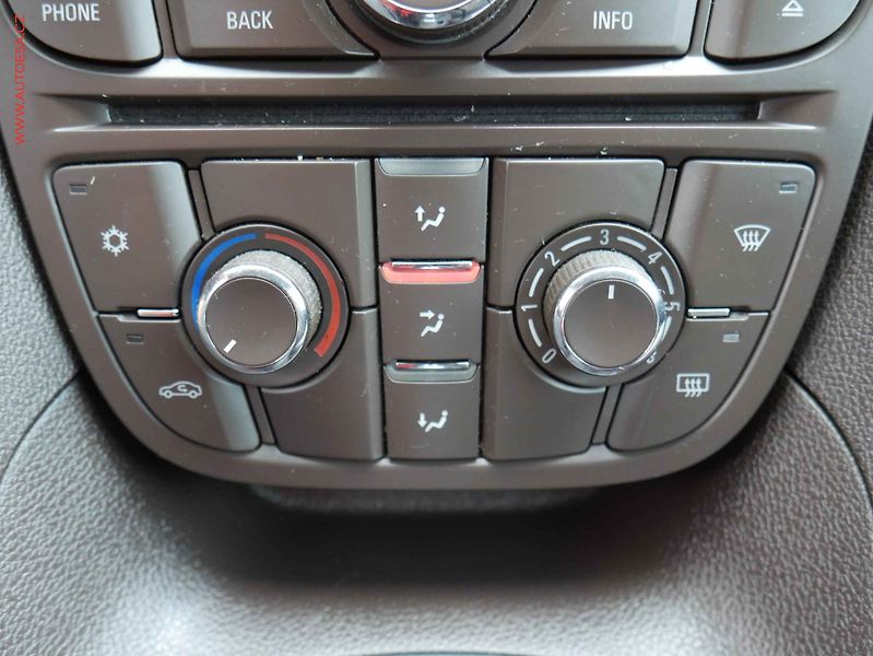 Opel Meriva (2010) 1.4i, 1.maj,ČR, AC, temp - fotka 16 z 18