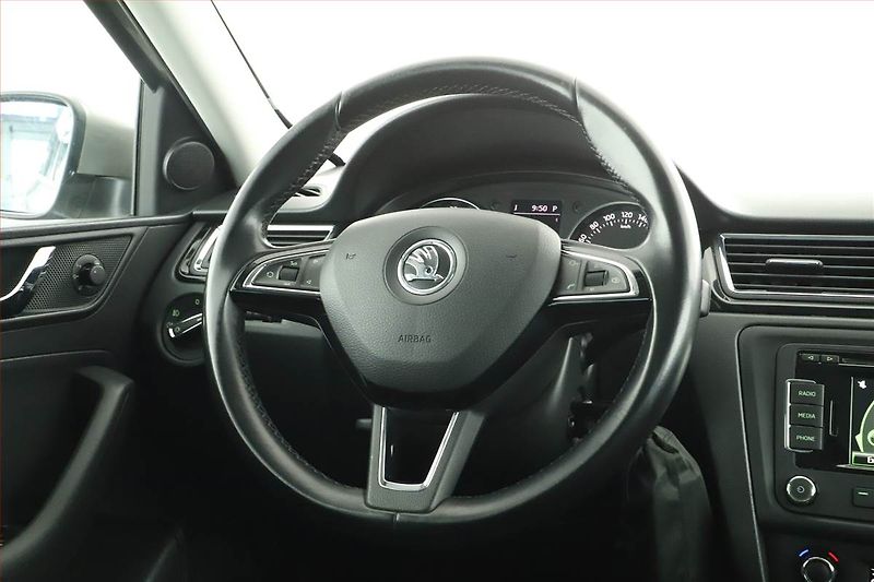 Škoda Rapid (2014) Spaceback 1.6 TDI, Automat - fotka 13 z 15