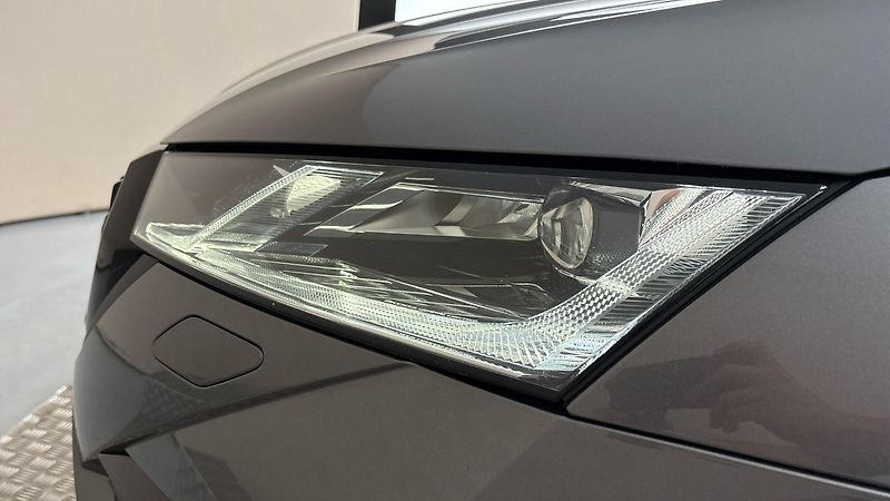 Škoda Octavia 2.0 TDI DSG RS - fotka 18 z 28