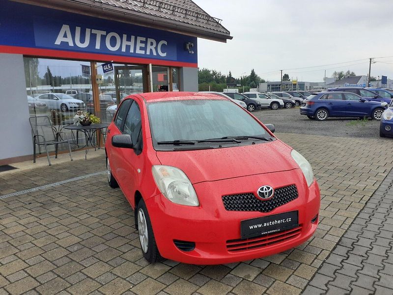 Toyota Yaris (2008) 1.3 i KLIMA ČR - fotka 2 z 27