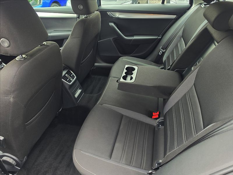 Škoda Octavia 1,4TSi 110KW Ambition 92TKM - fotka 23 z 39