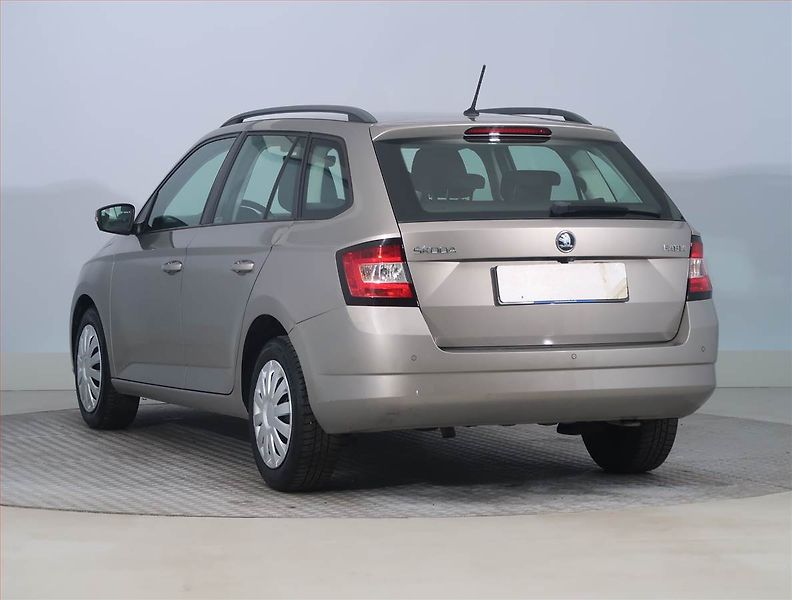 Škoda Fabia (2018) Style 1.0 TSI, Navi, Tempomat - fotka 4 z 20