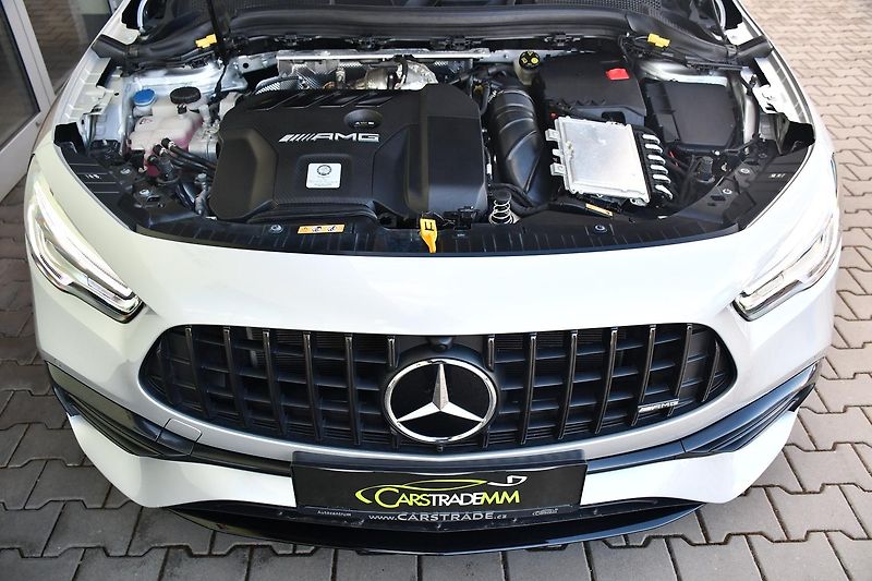 Mercedes-Benz GLA 45S AMG 4MATIC+PANO - fotka 51 z 53
