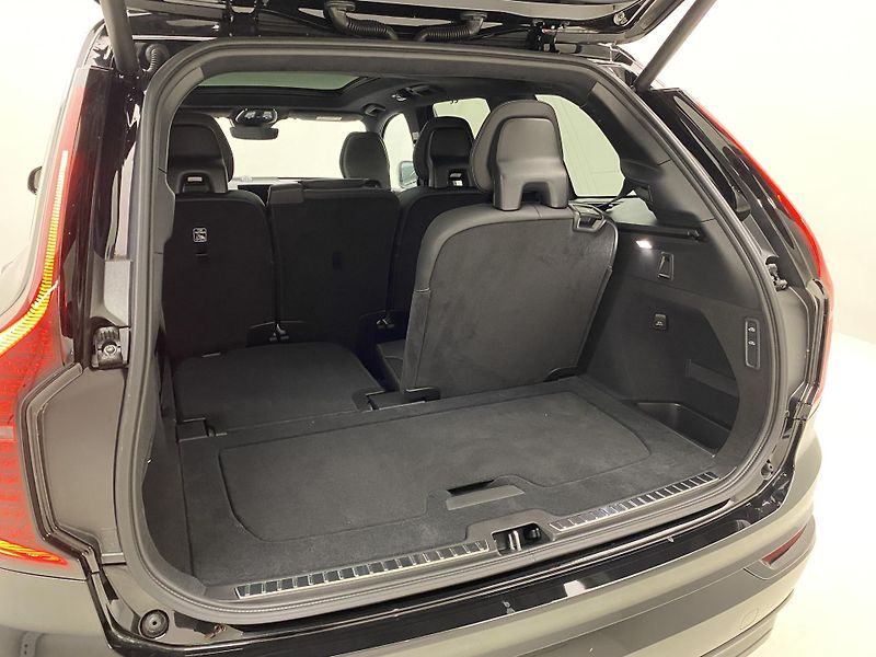 Volvo XC90 T8 RECHARGE BLACK EDITION 7m - fotka 35 z 70