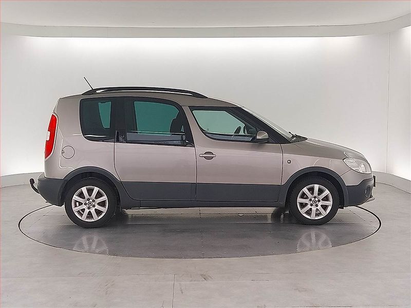 Škoda Roomster (2012) Scout 1.2 TSI, Serv.kniha - fotka 6 z 18