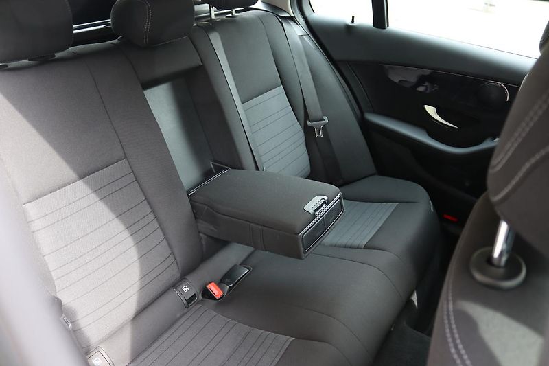 Mercedes-Benz Třídy C 300de PLUG-IN HYB KOMBI 225kW - fotka 42 z 48