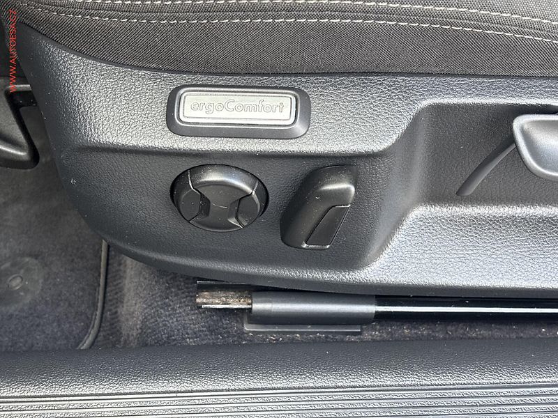 Volkswagen Passat (2018) 1.6 TDi, Comfortline, navi, - fotka 12 z 18
