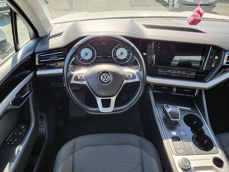 Volkswagen Touareg 3.0 V6 TDi DSG 4MOTION - fotka 9 z 47
