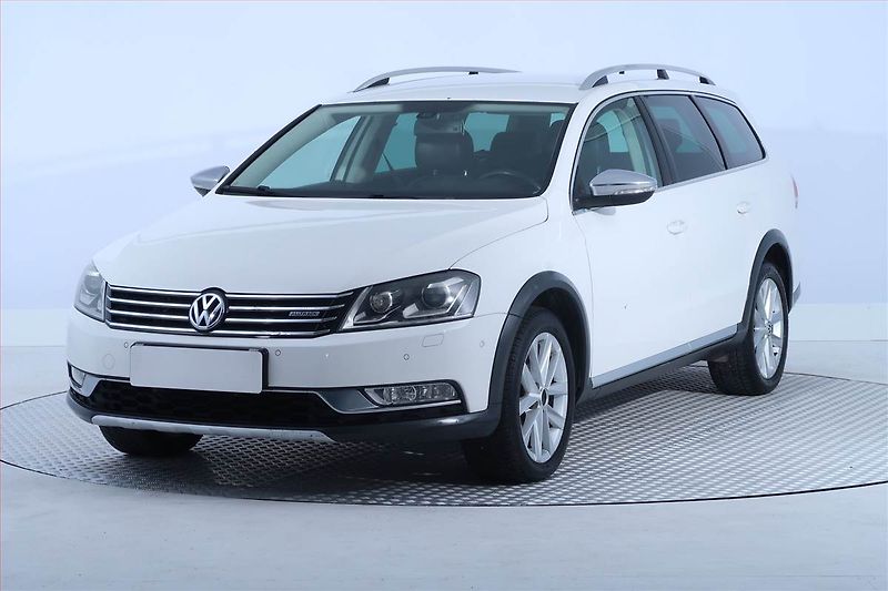 Volkswagen Passat (2013) 2.0 TDI, 4X4, Automat, Navi - fotka 2 z 26