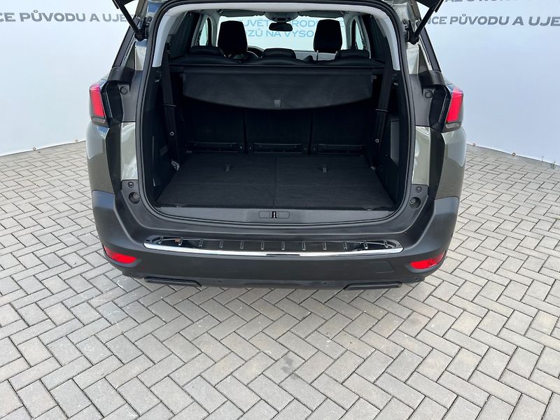 Peugeot 5008 (2019) 1.2PT 96kW ALLURE+ 7-míst - fotka 10 z 38