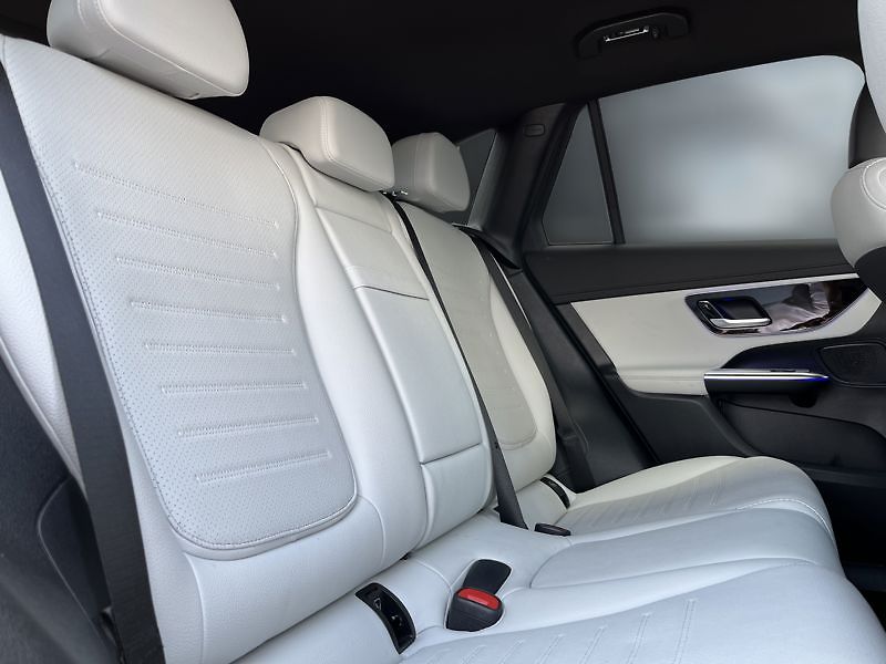 Mercedes-Benz GLC SUV 220 d 4MATIC AMG Line Nigh - fotka 20 z 22